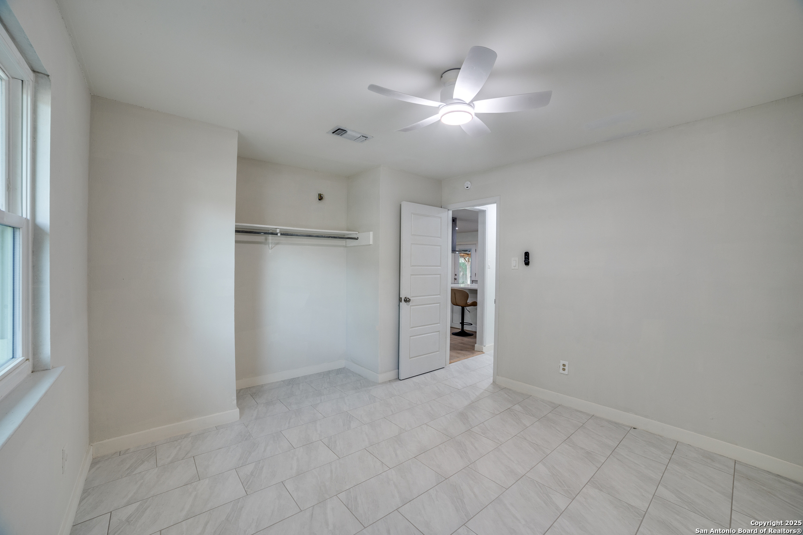 8218 Meadow Swan