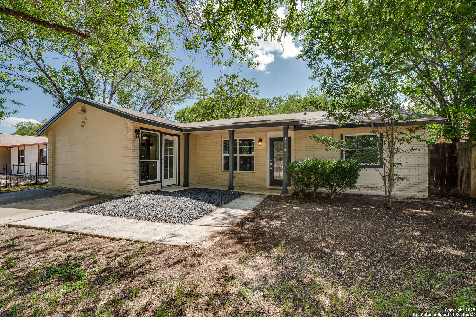 8218 Meadow Swan