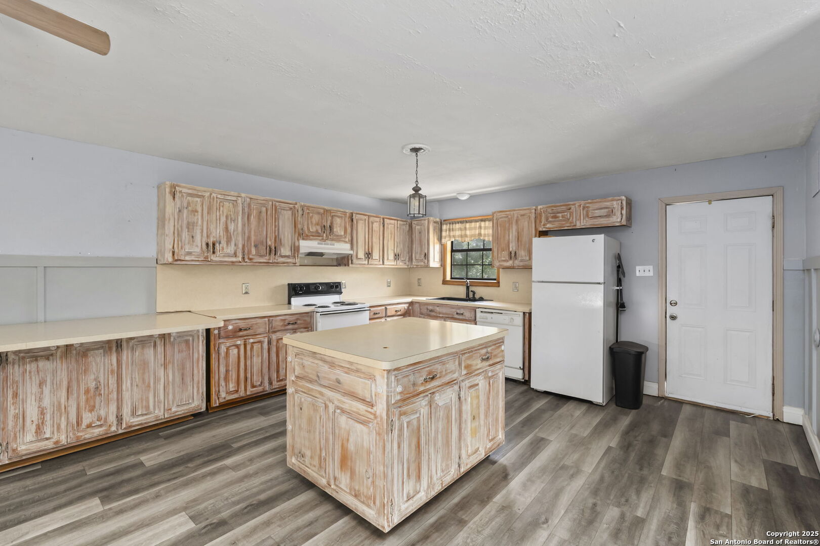434 Spur Dr
