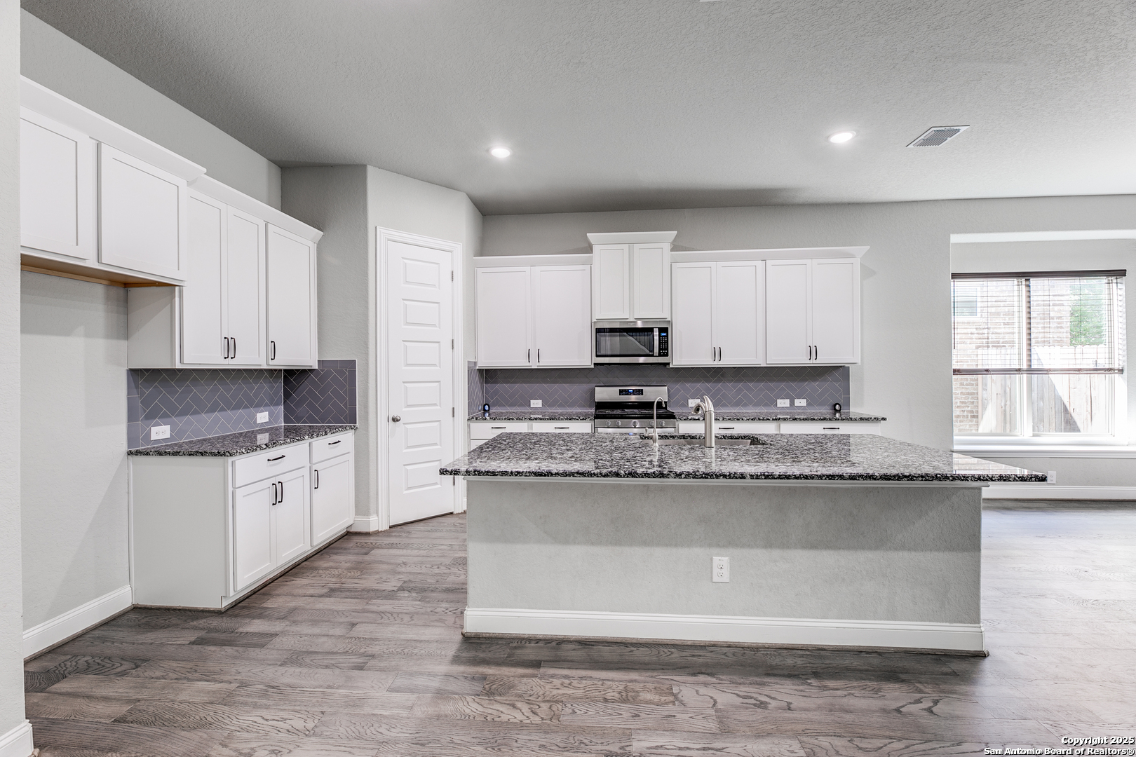 27703 Dana Creek