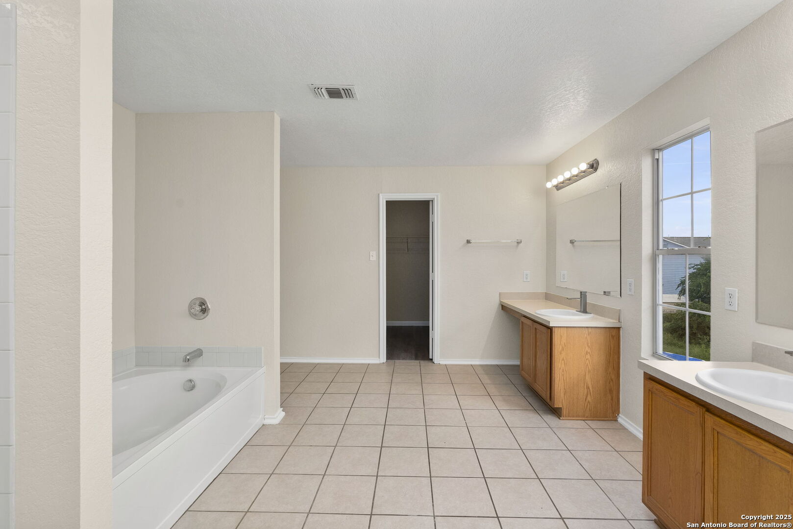 671 Northwest Crossing Dr