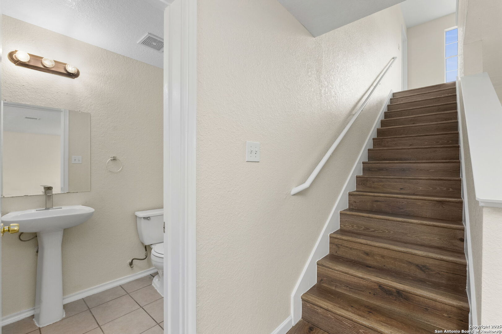 671 Northwest Crossing Dr