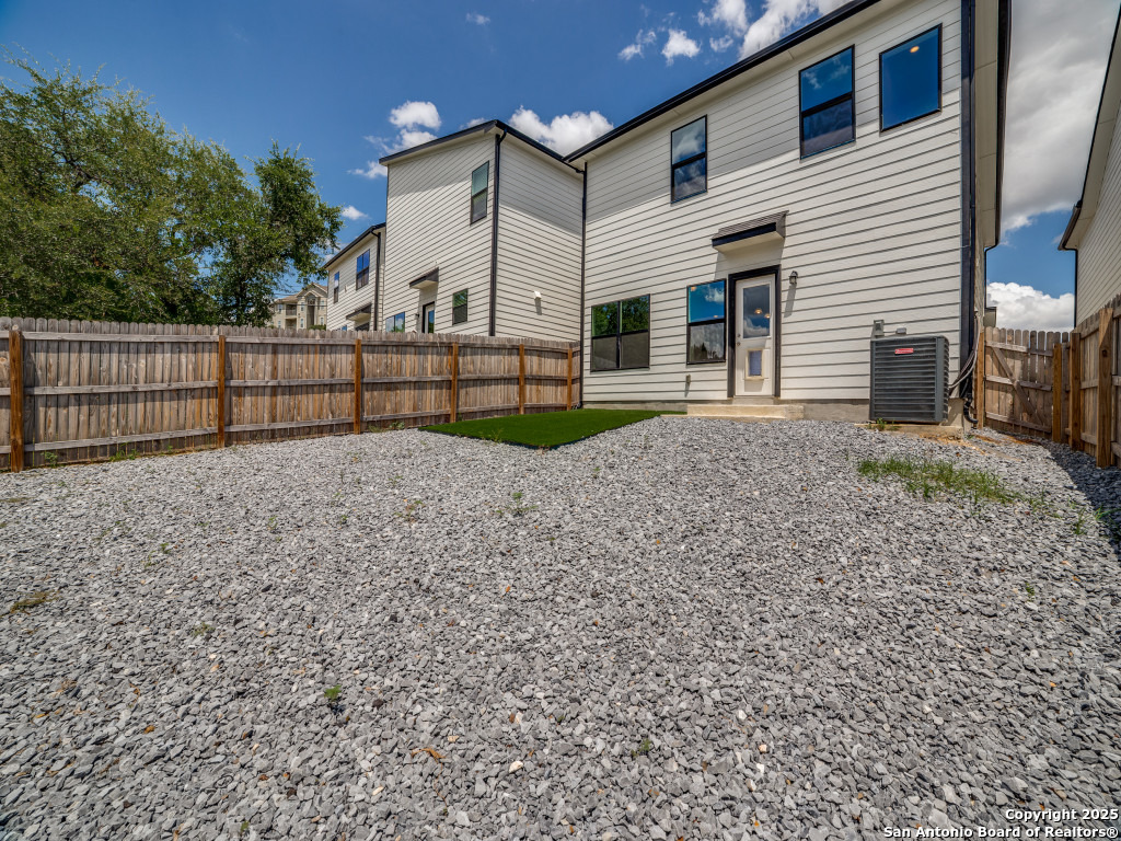 16011 babcock rd #12