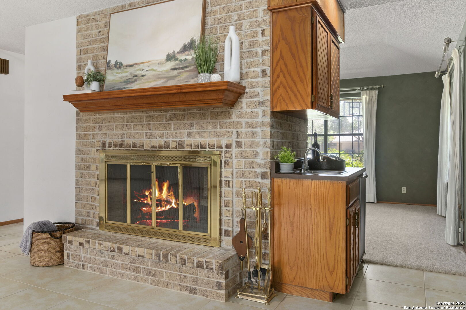 19507 Encino Gap