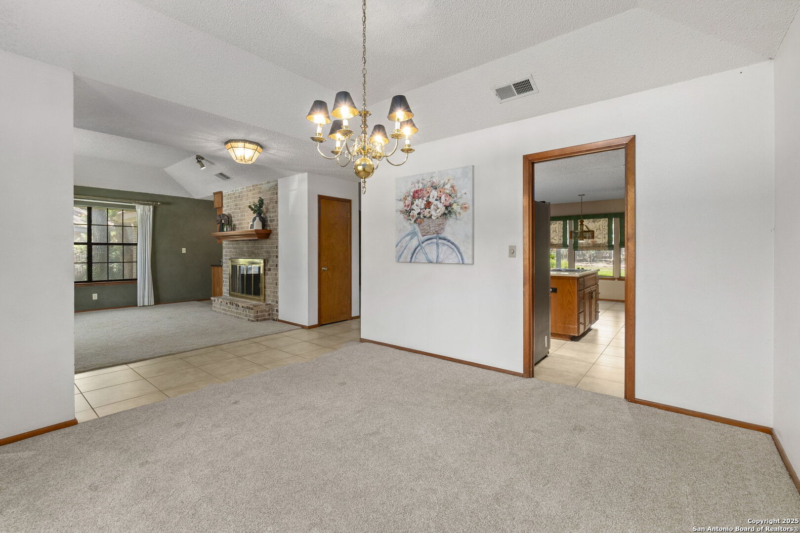 19507 Encino Gap