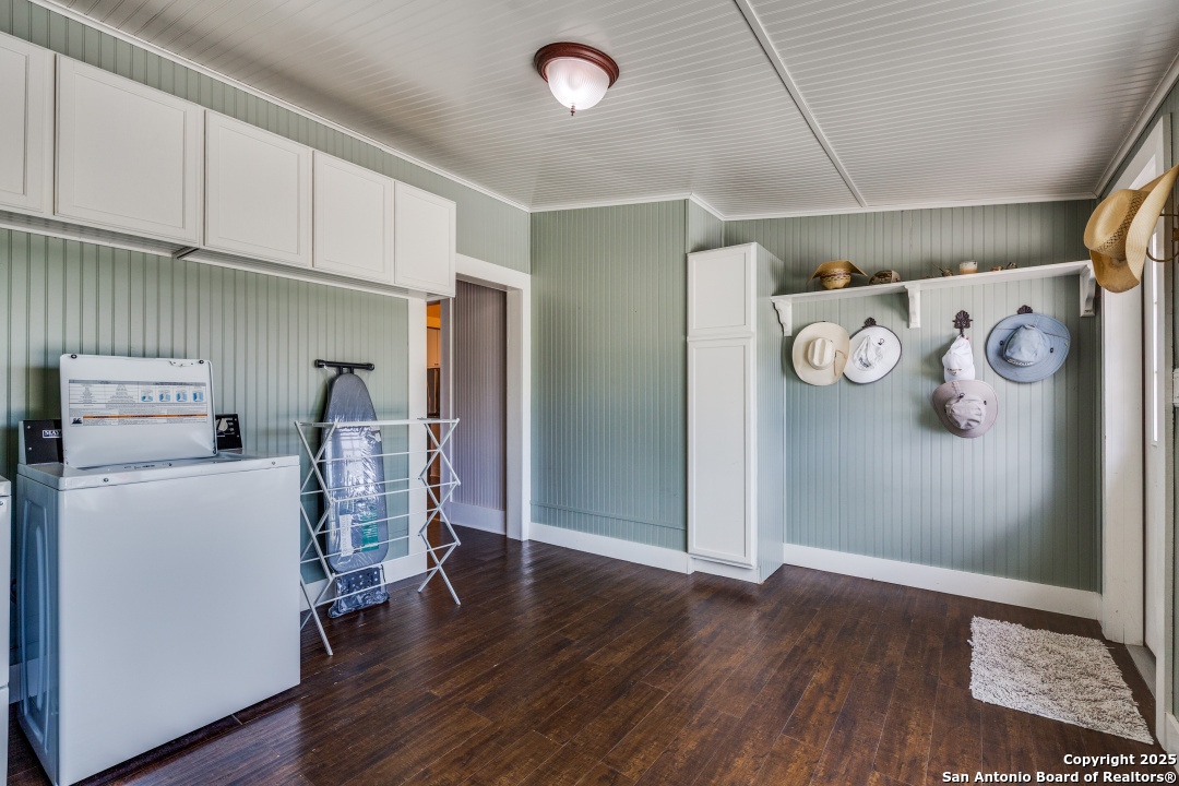 121A Bartel