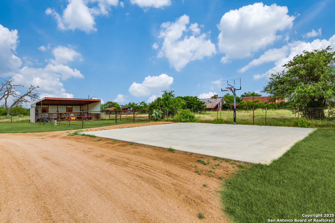 121A Bartel