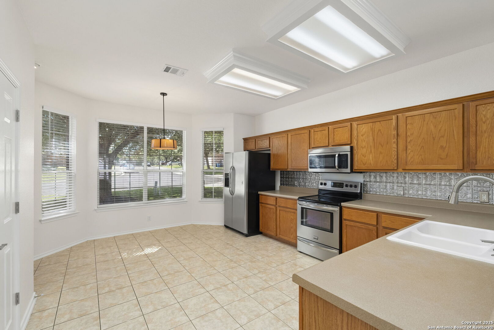 665 La Bahia Loop