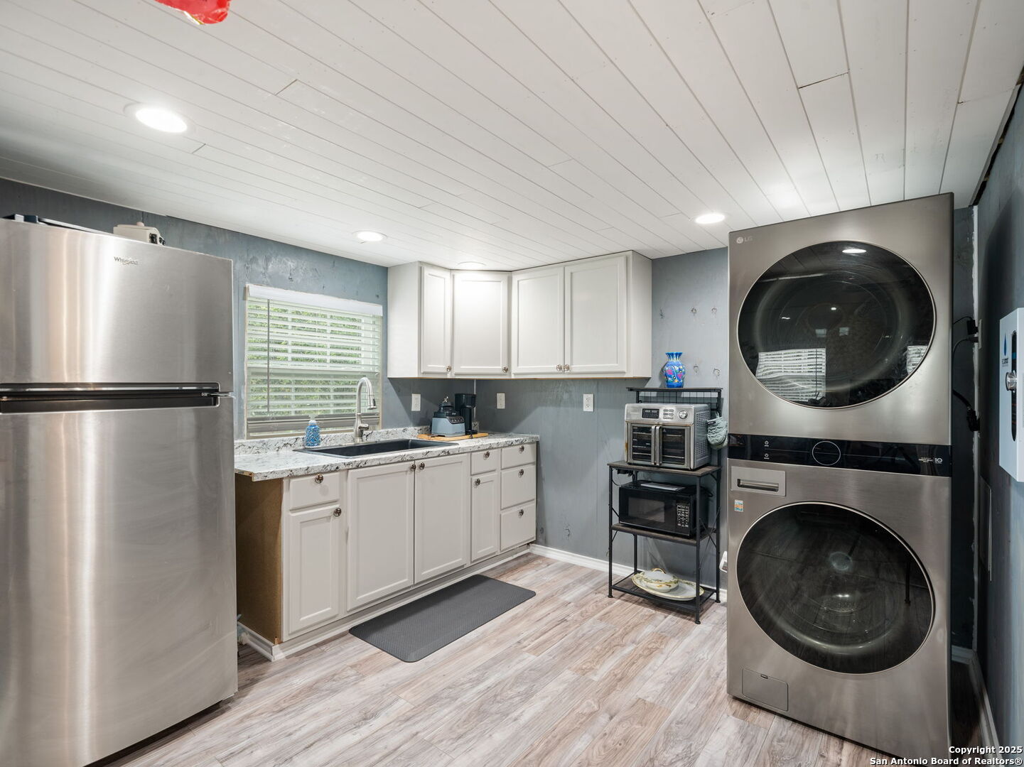 2056 Dry Creek