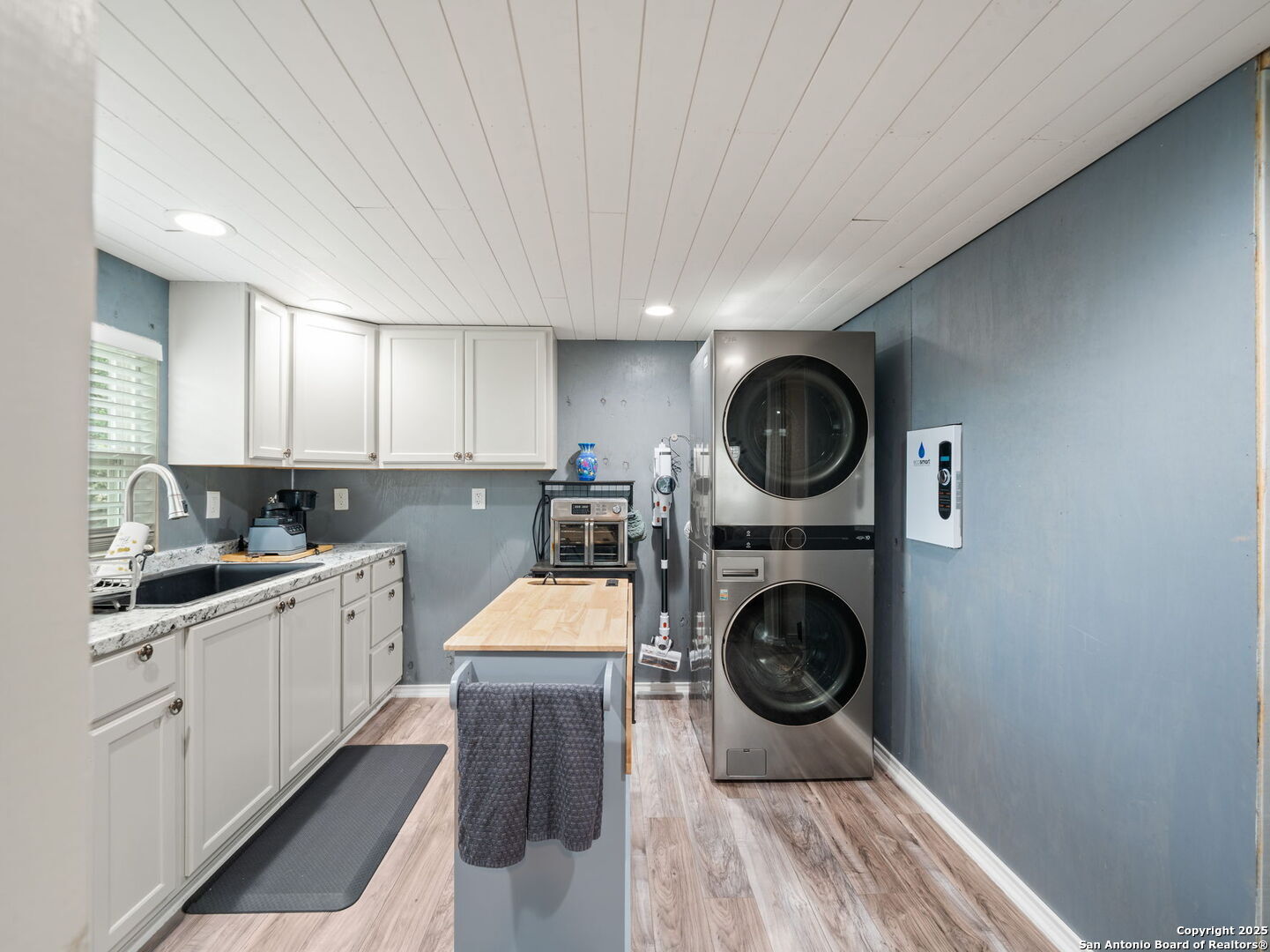 2056 Dry Creek