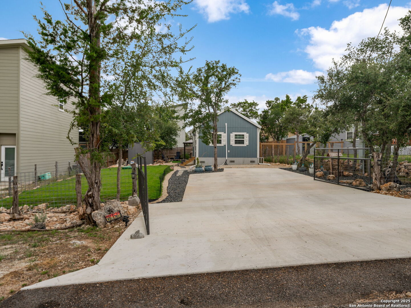 2056 Dry Creek