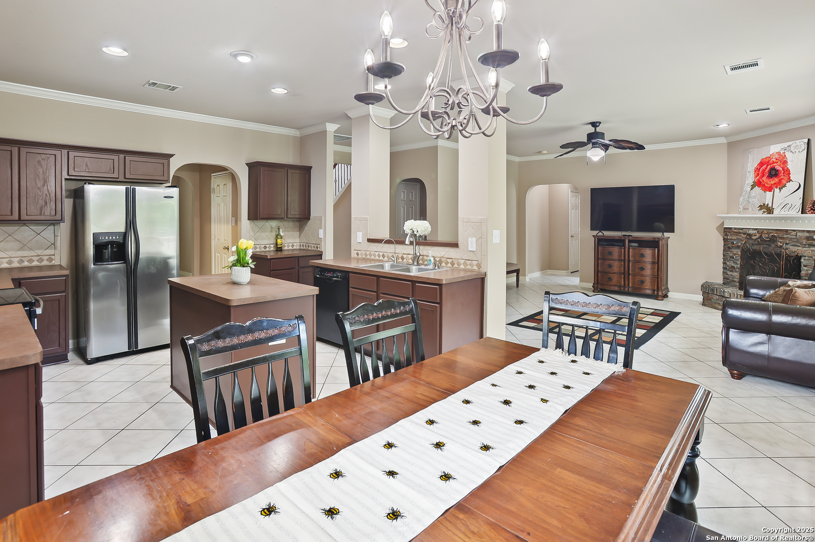 7802 Lacey Oak