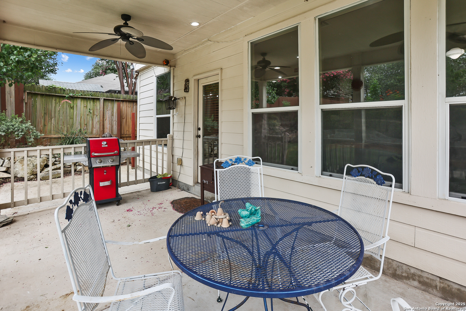 7802 Lacey Oak