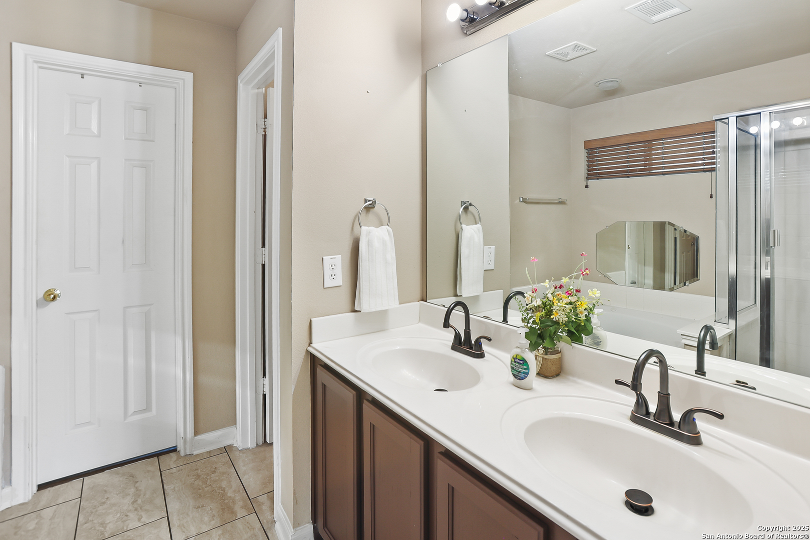 7802 Lacey Oak