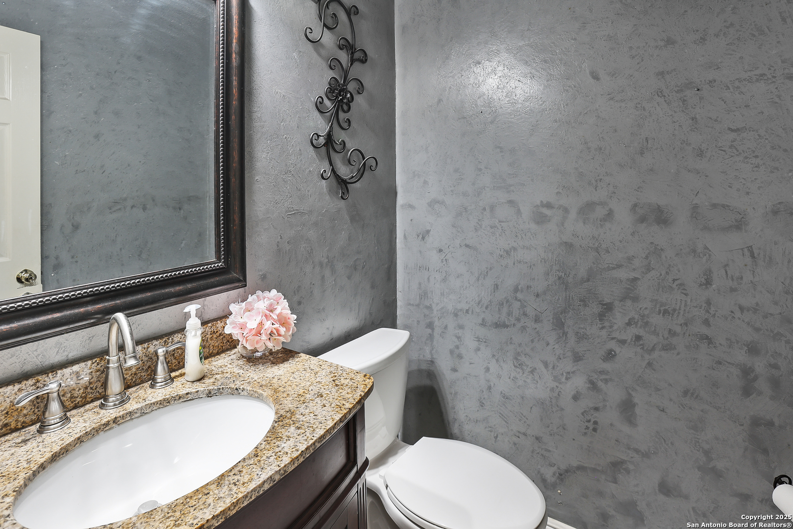7802 Lacey Oak