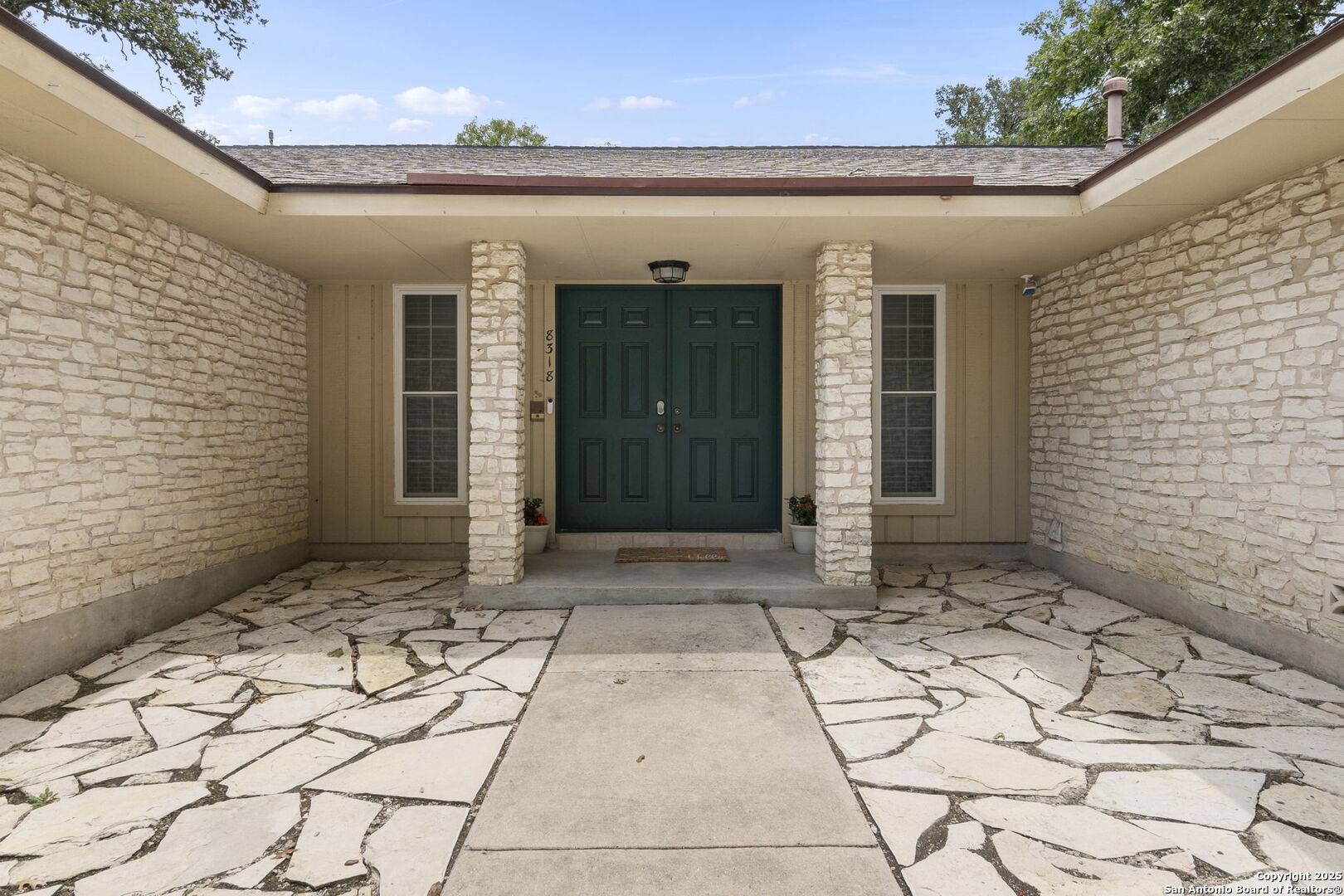 8318 Heraldry St.