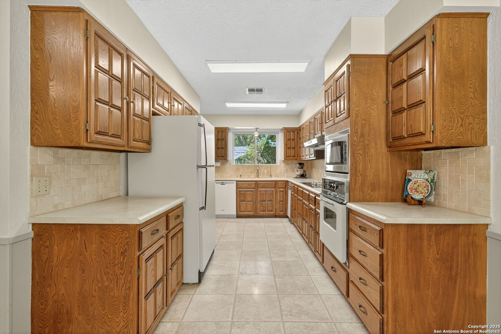 626 Many Oaks
