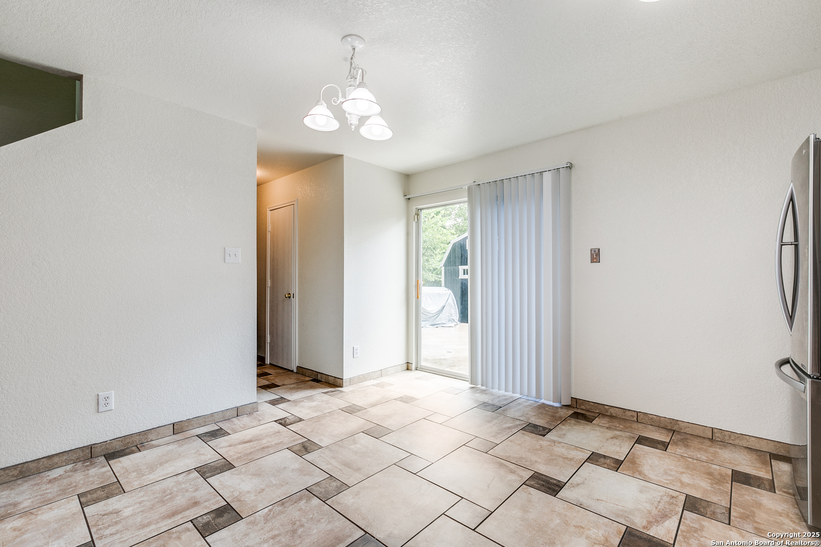 902 Absolon Farm