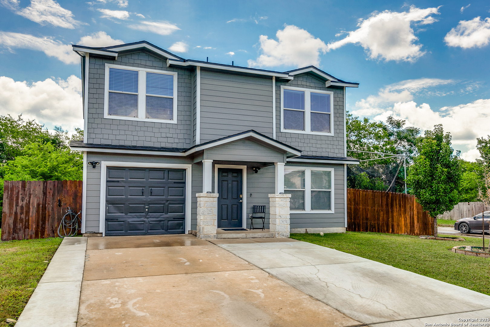902 Absolon Farm