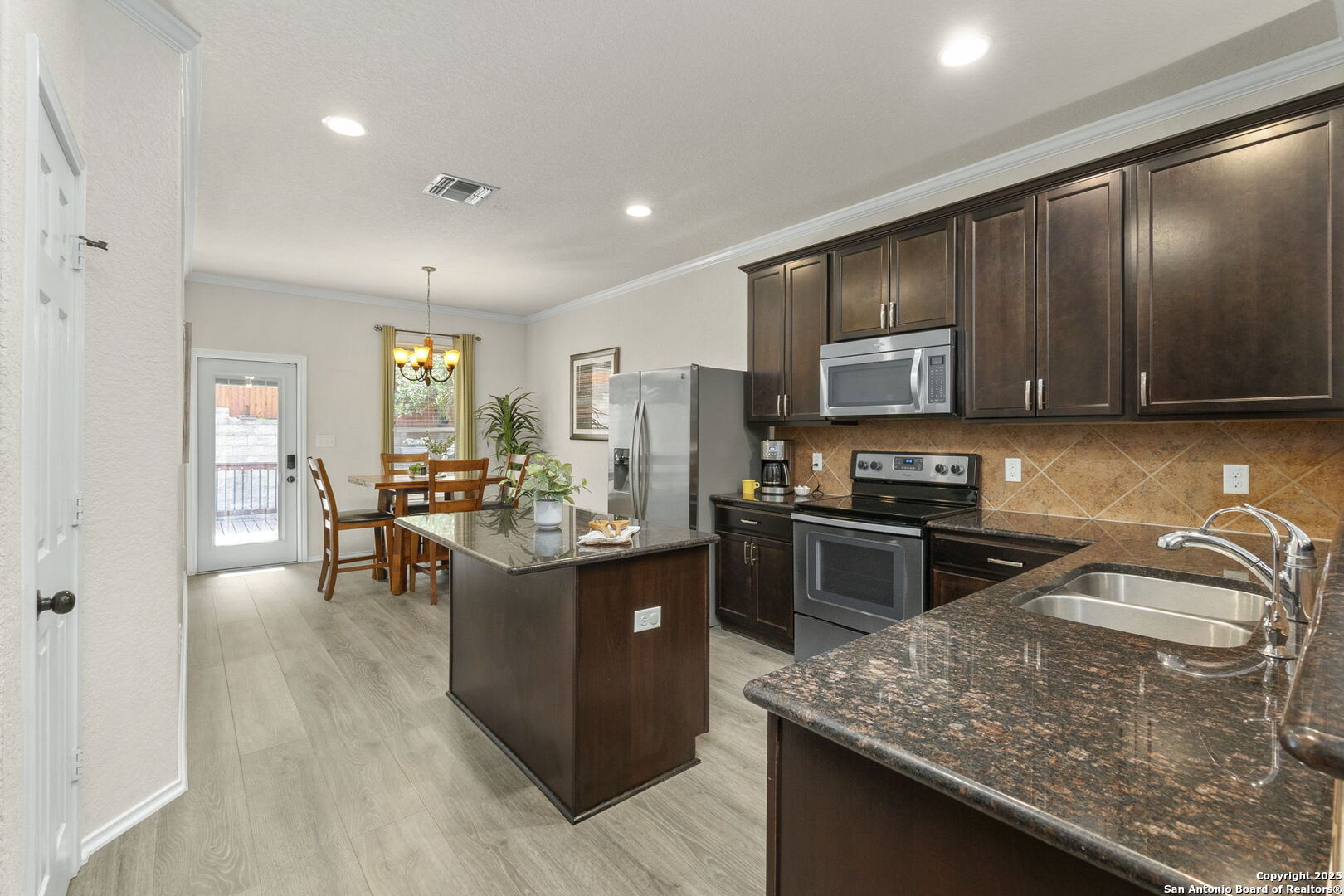 27320 Paraiso Manor