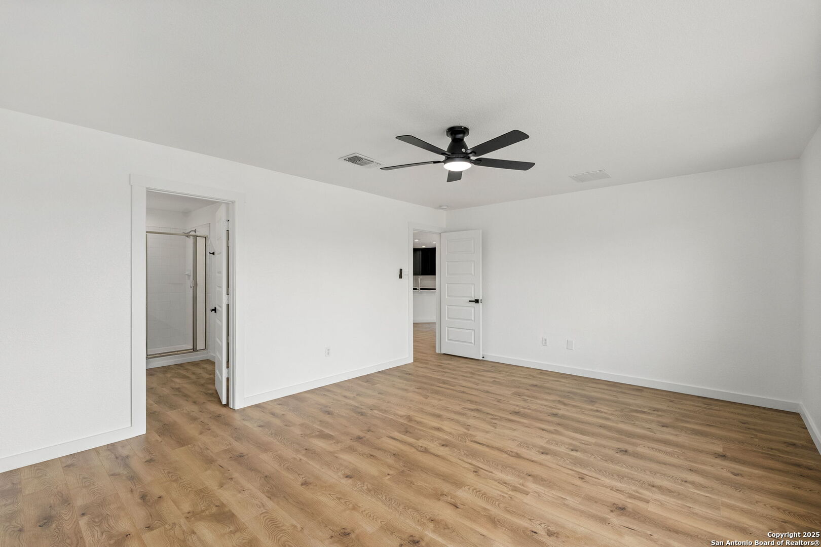 11005 Almond Wood