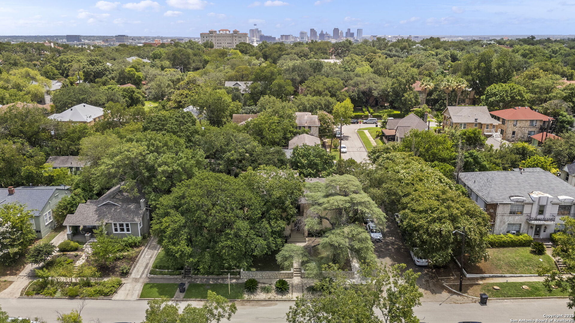 300 E Lullwood