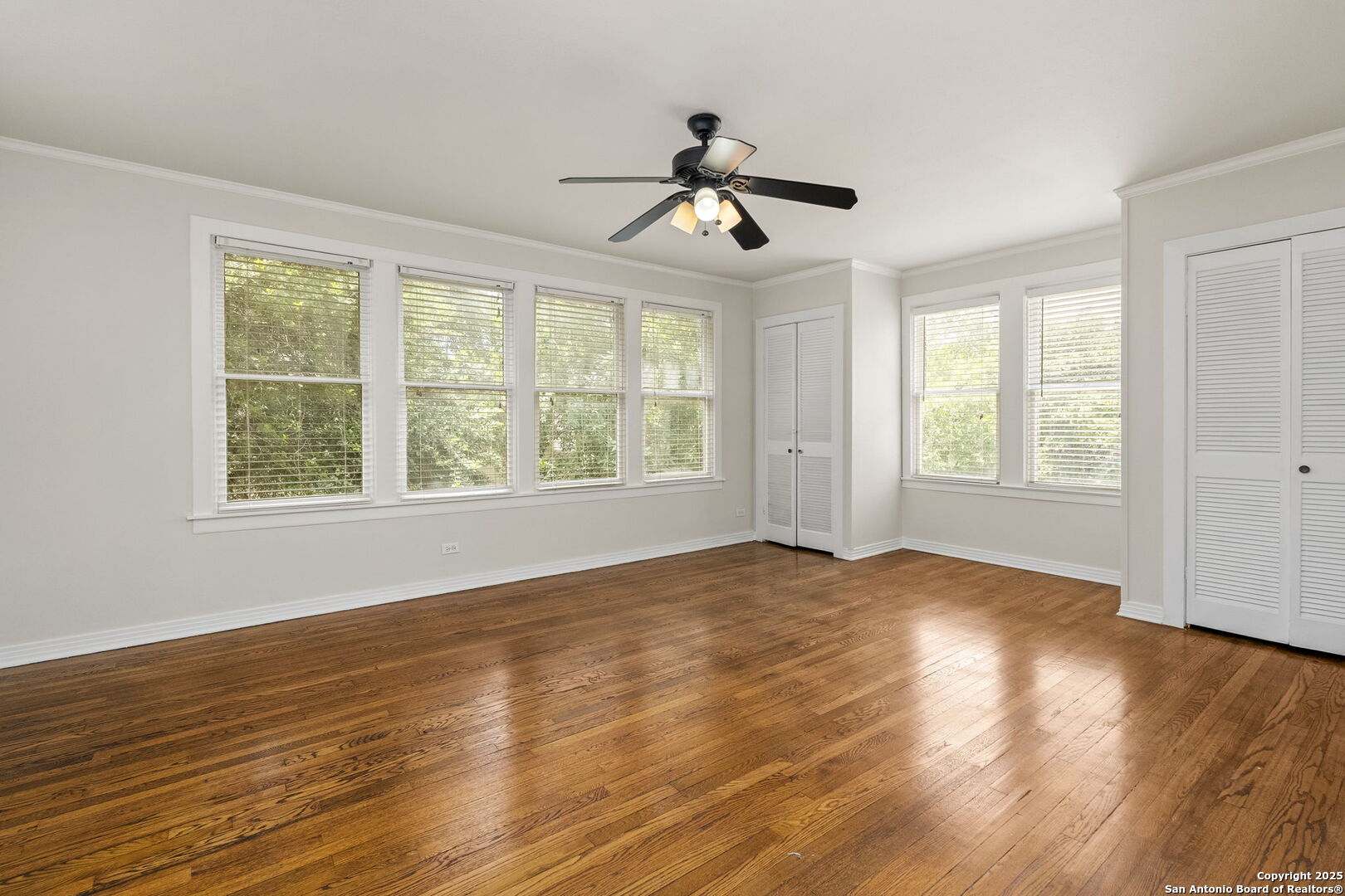 300 E Lullwood