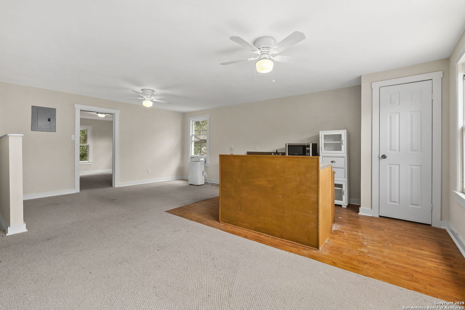 300 E Lullwood