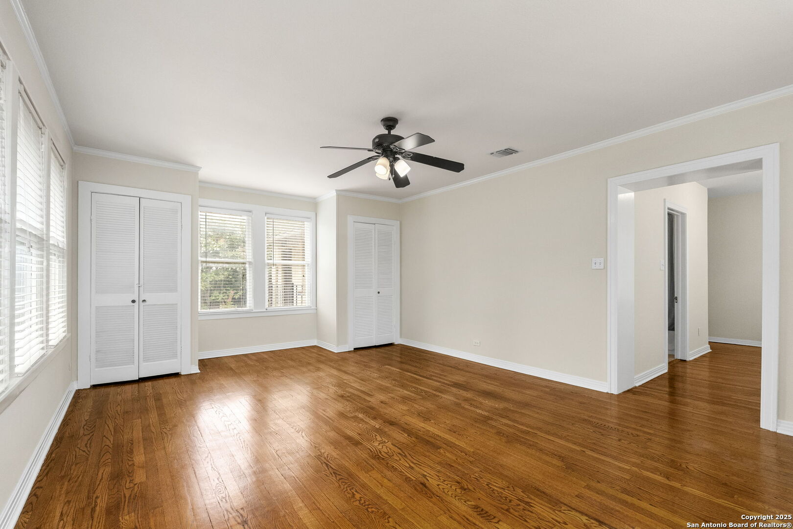300 E Lullwood
