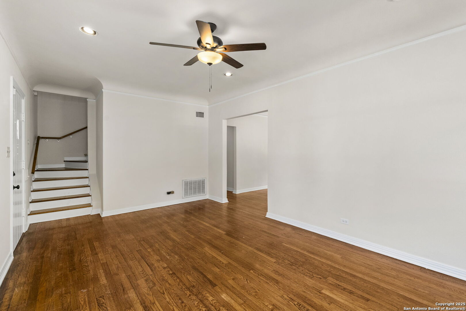 300 E Lullwood