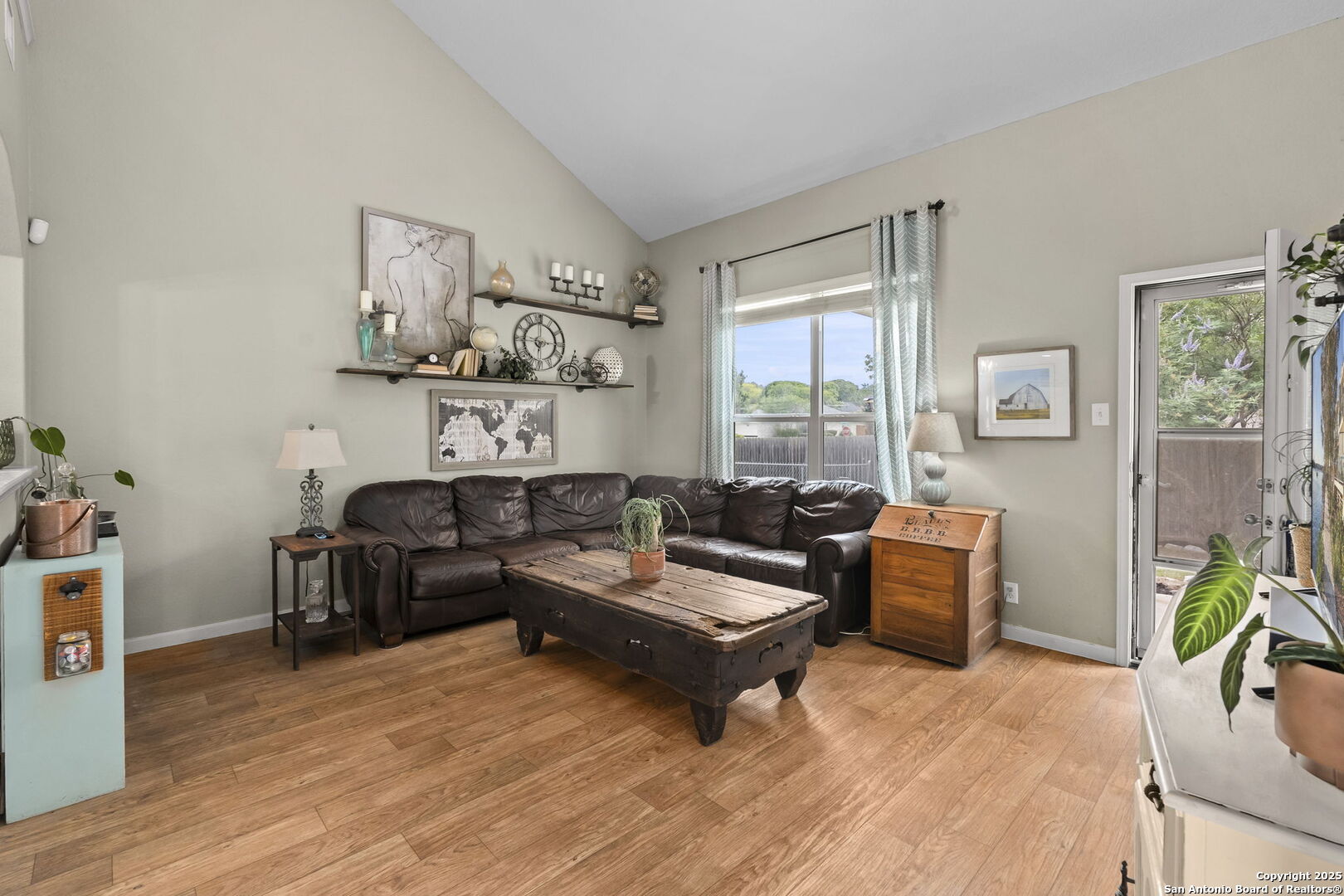 2105 Hazelwood