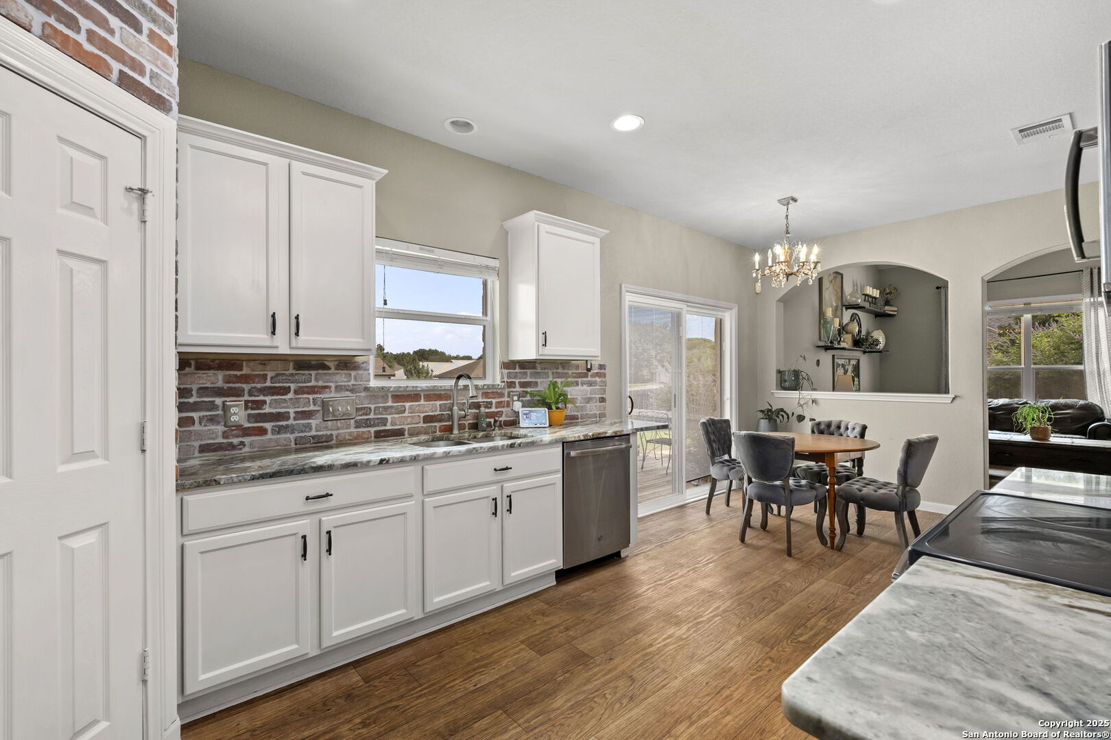 2105 Hazelwood