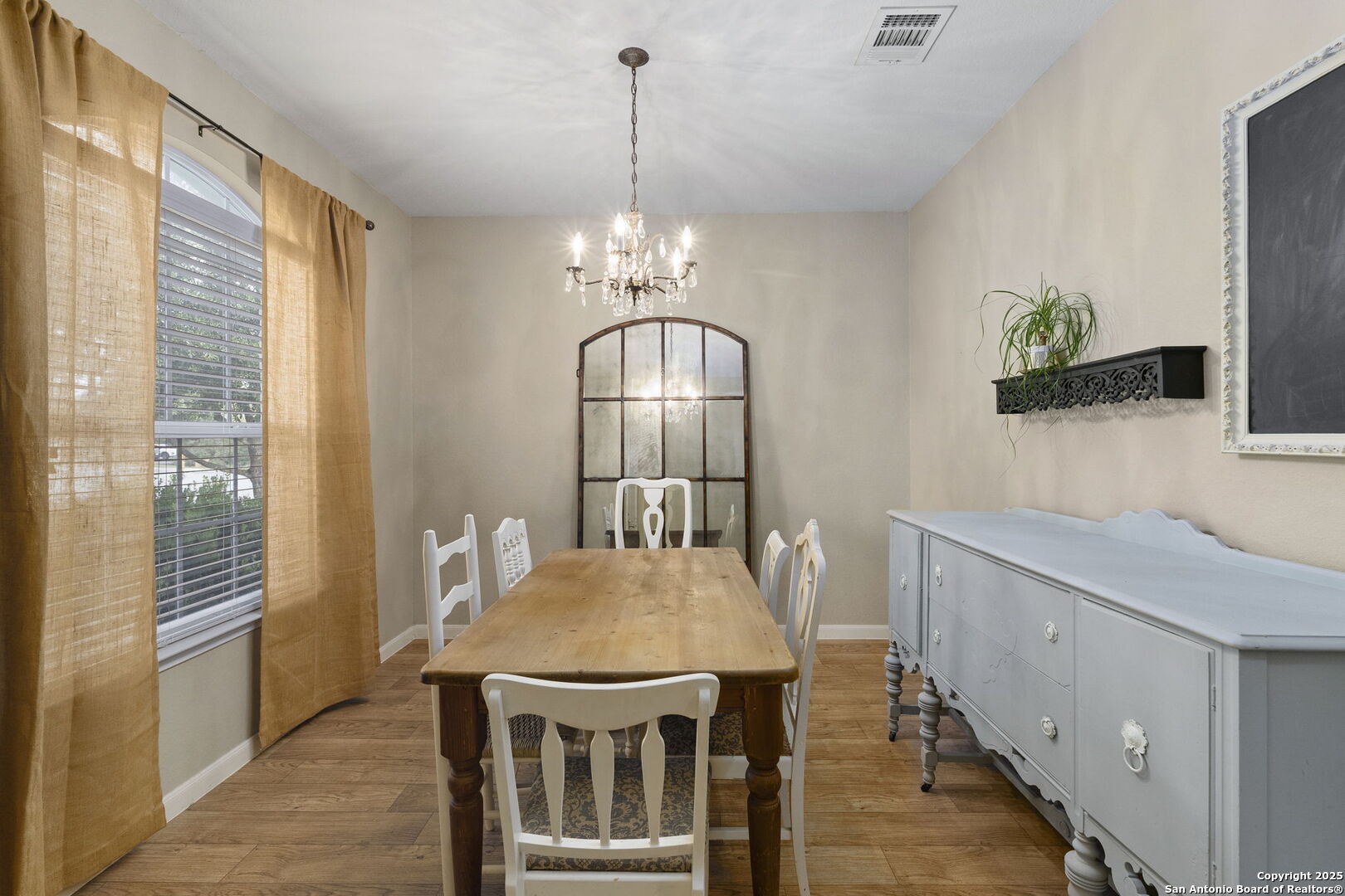 2105 Hazelwood