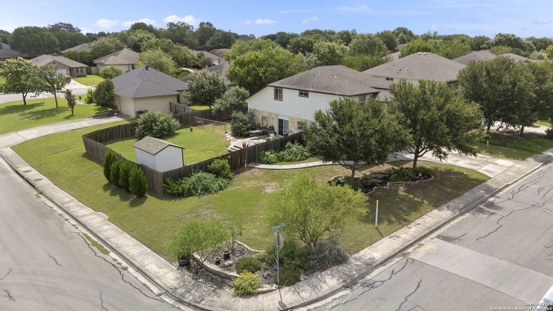 2105 Hazelwood