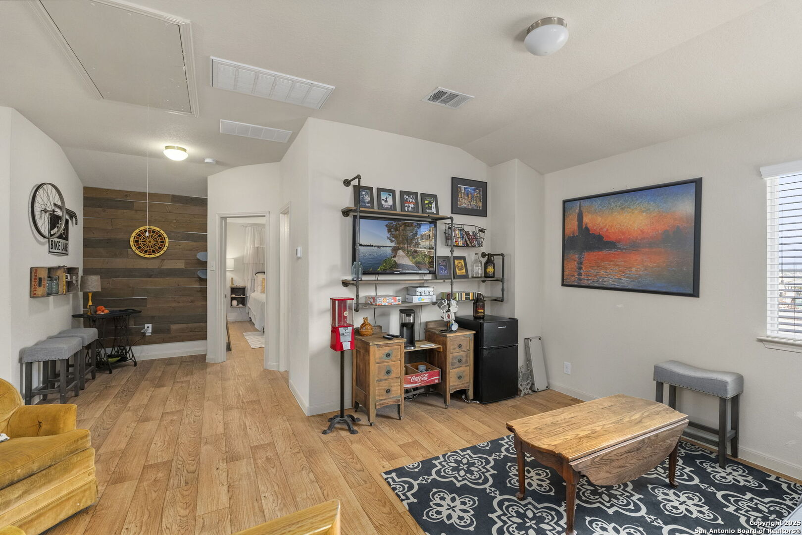 2105 Hazelwood