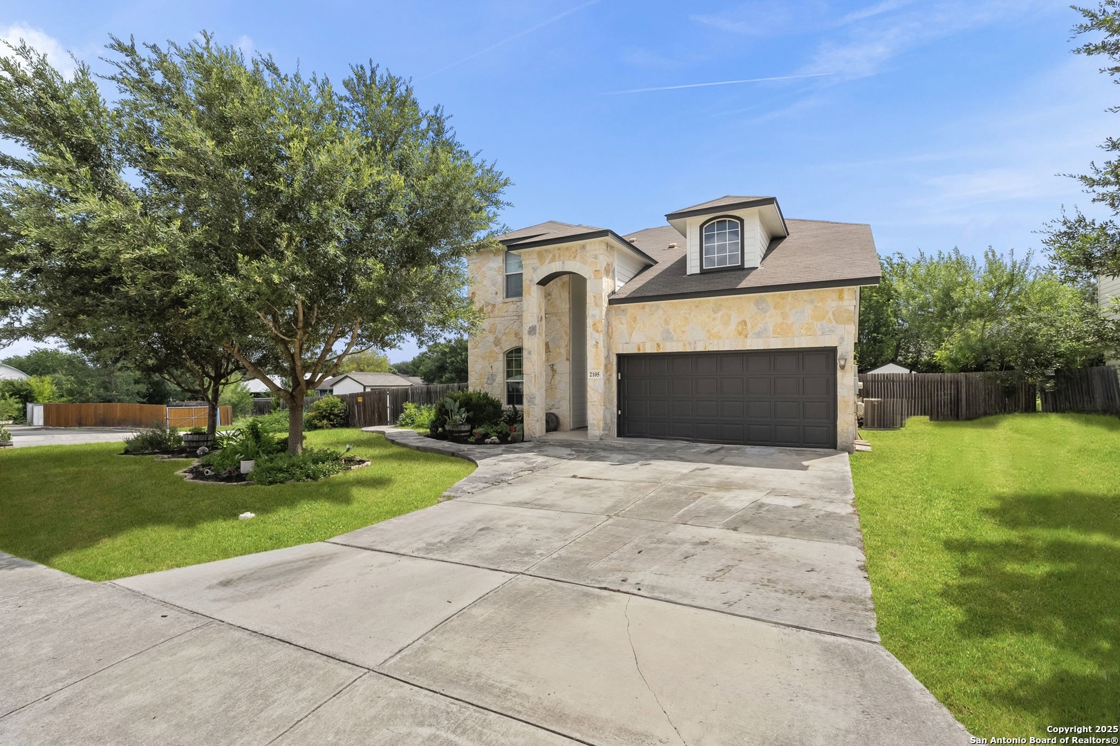 2105 Hazelwood