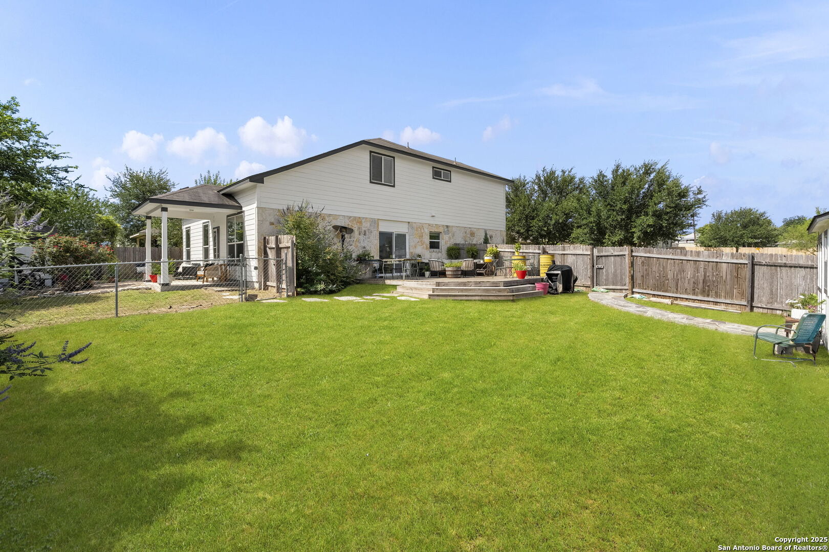 2105 Hazelwood