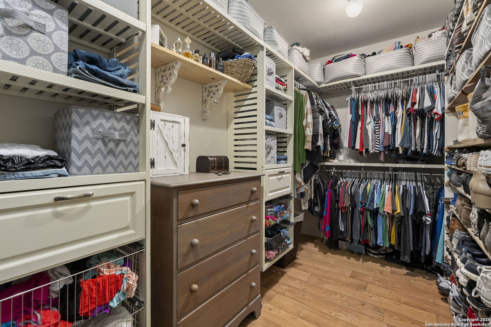 2105 Hazelwood