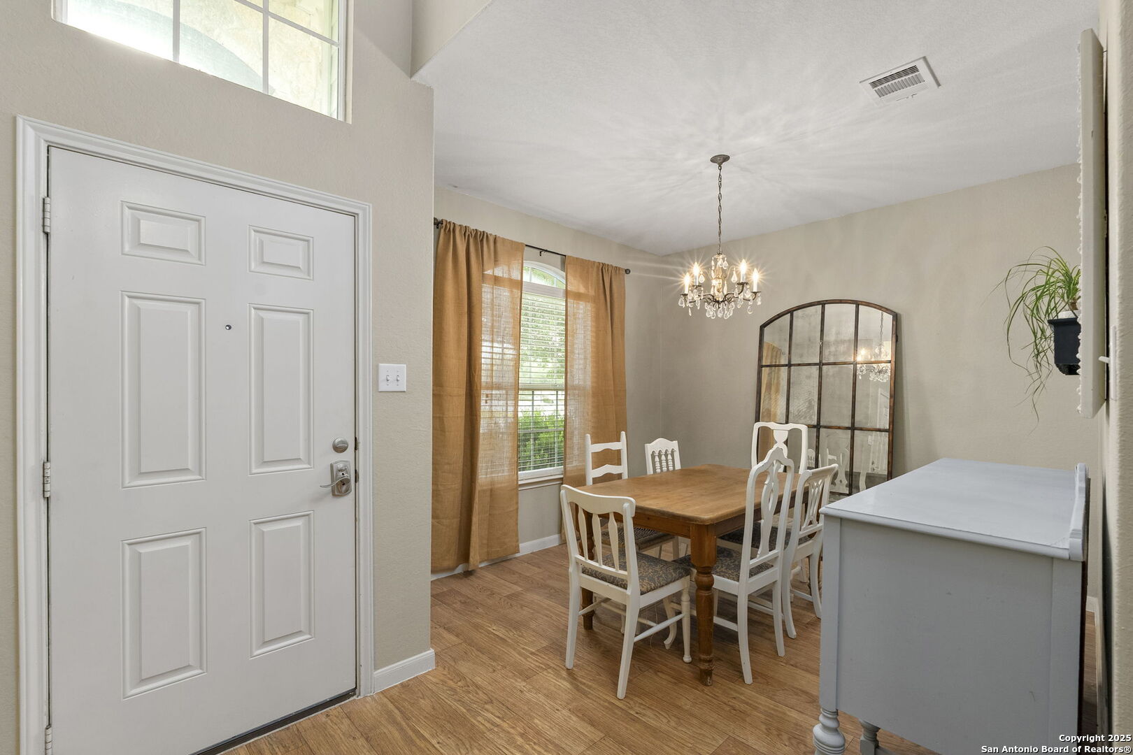 2105 Hazelwood