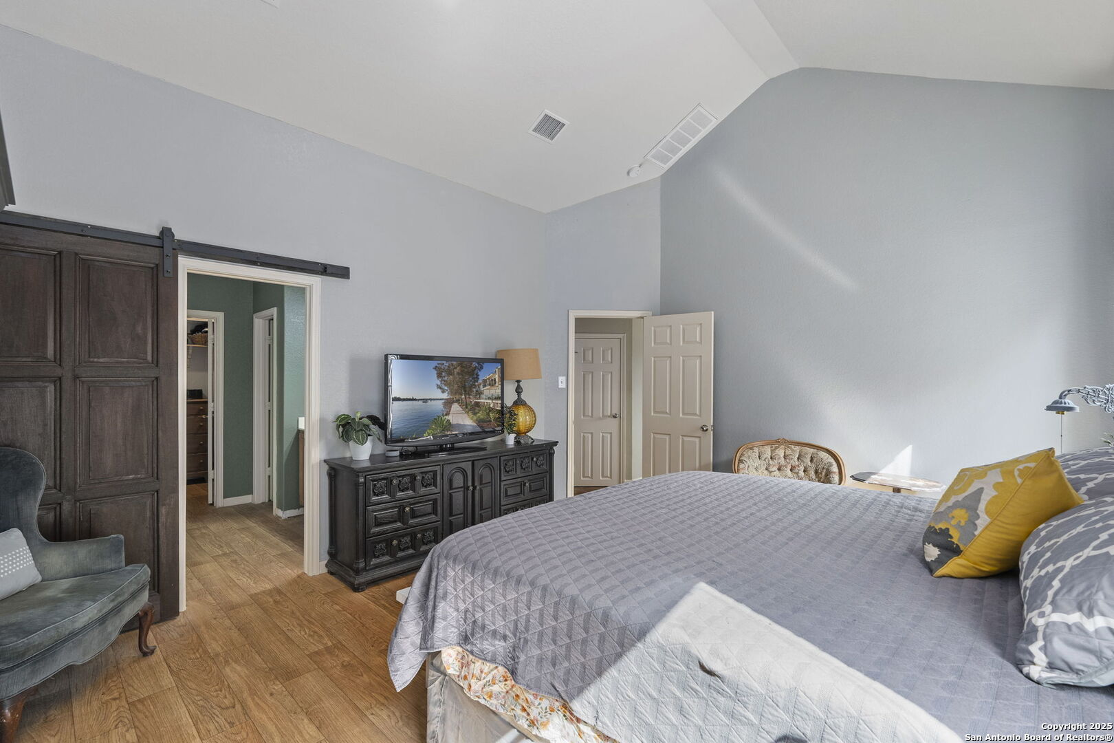 2105 Hazelwood