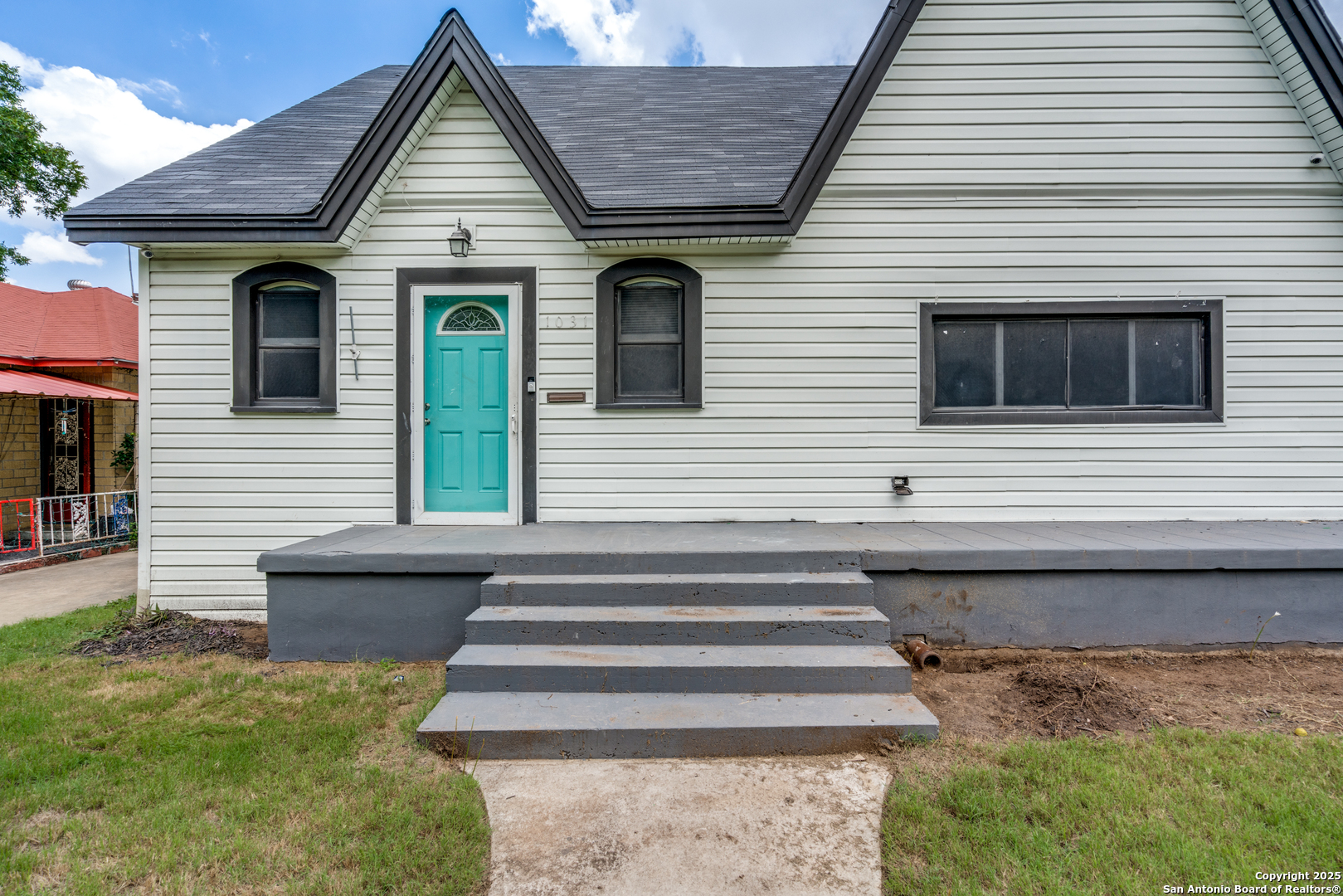 1031 Avant Ave.