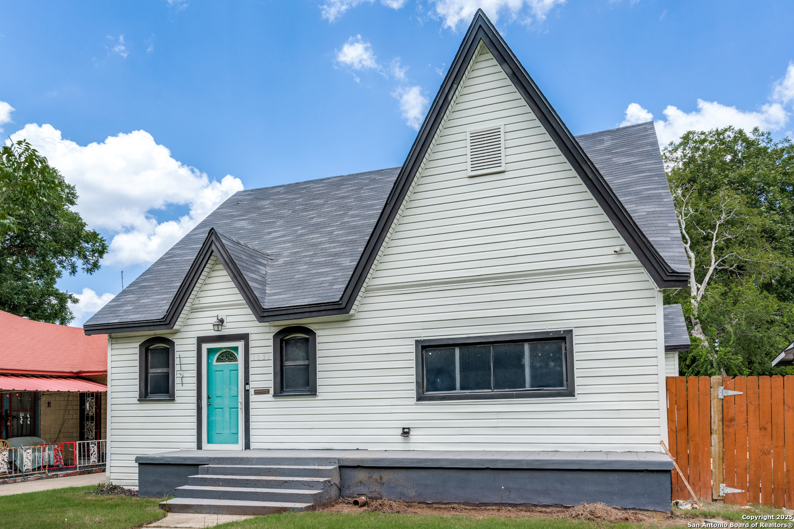 1031 Avant Ave.