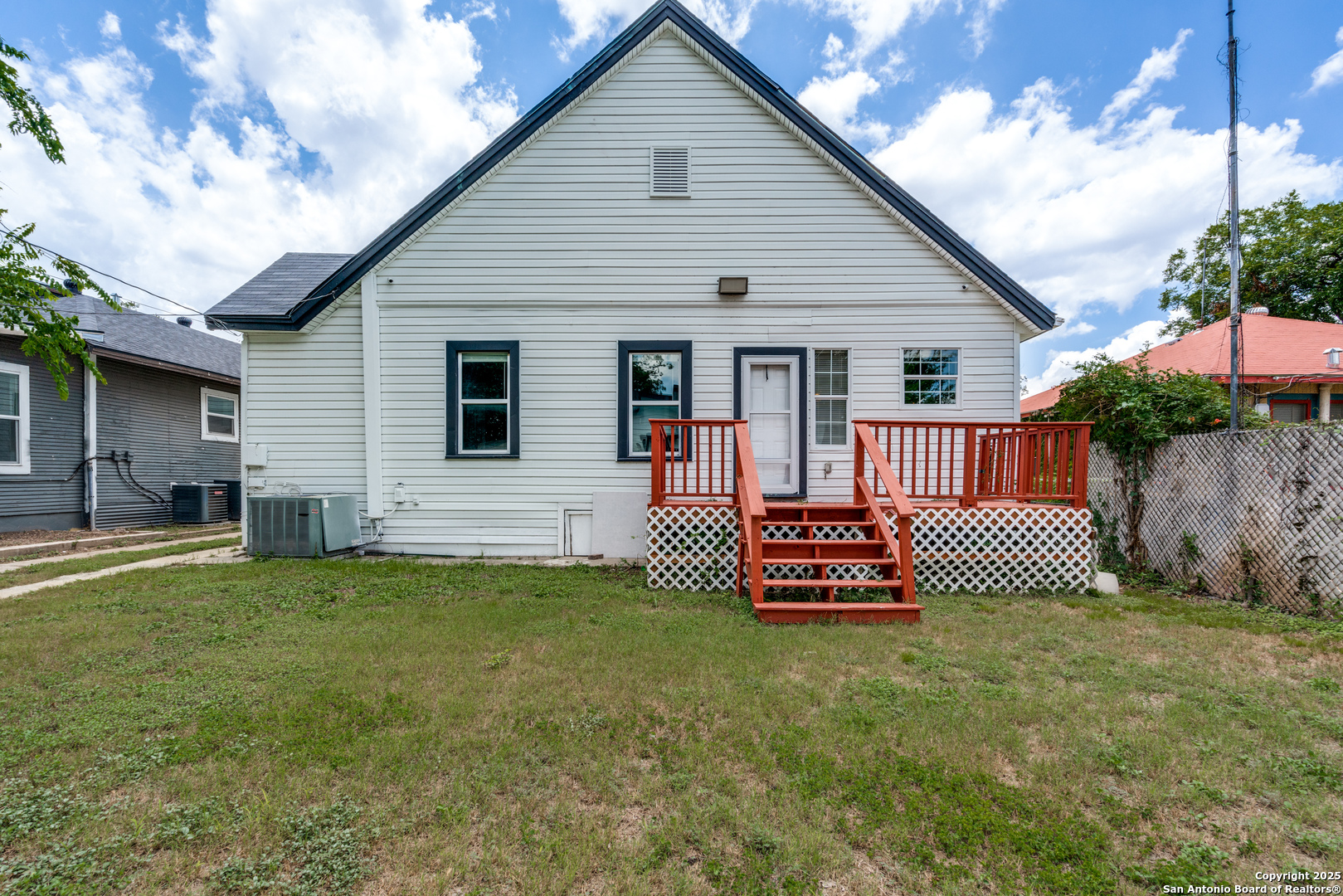 1031 Avant Ave.
