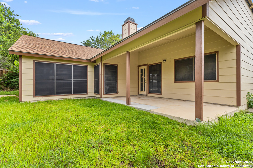 6827 Raintree Frst