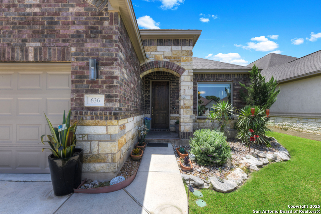 636 Carriage House