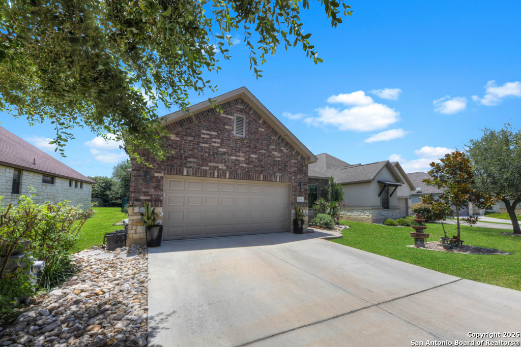 636 Carriage House