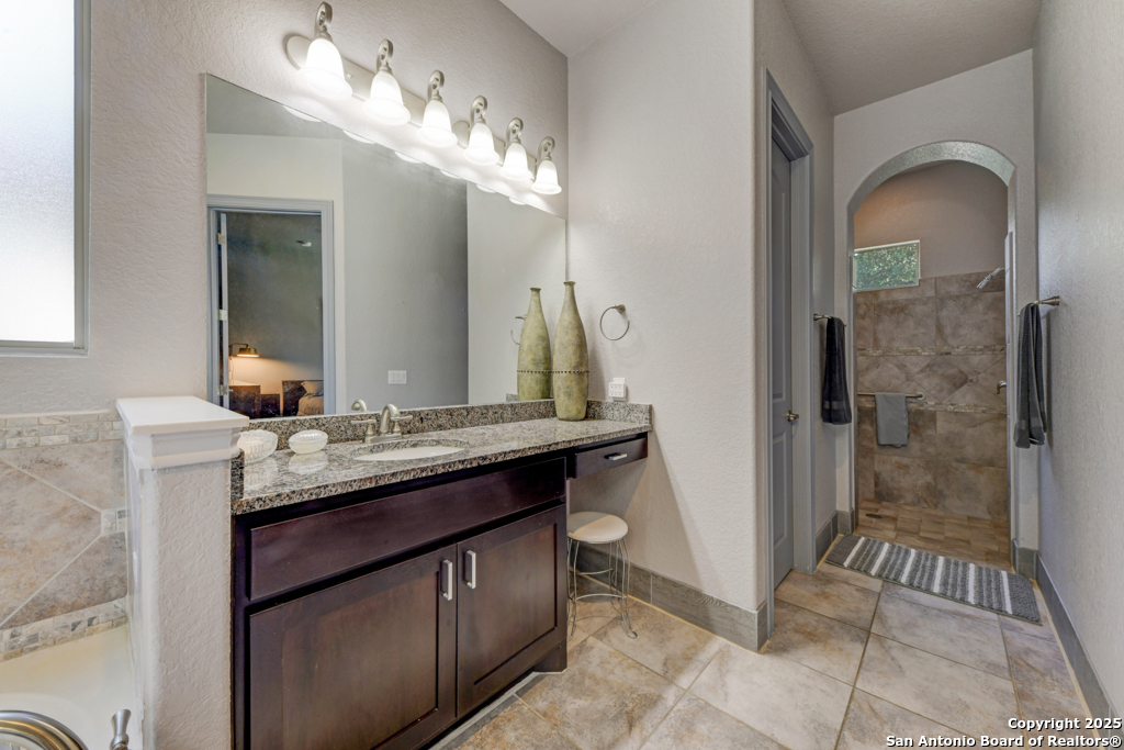 636 Carriage House