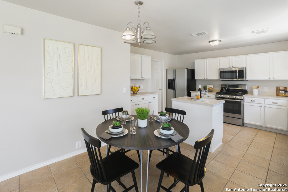 15811 Beaufort Blvd