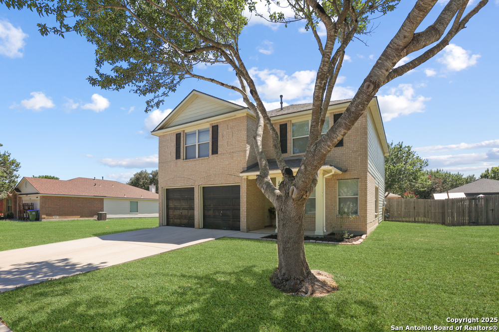 15811 Beaufort Blvd