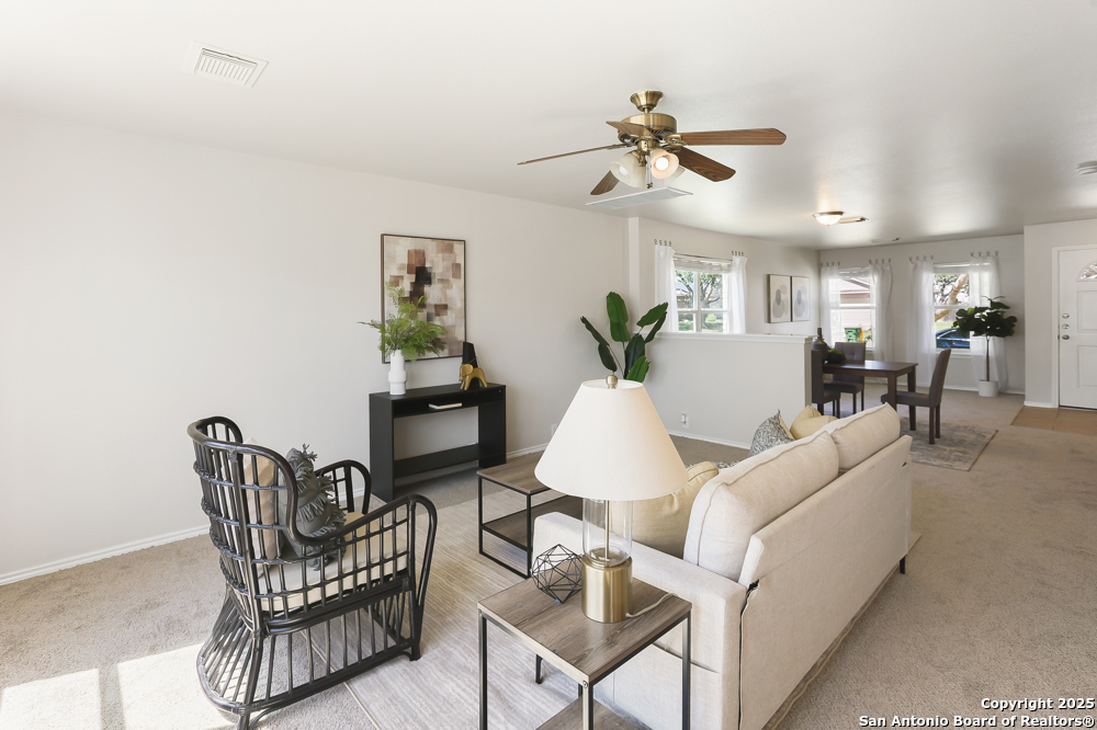 15811 Beaufort Blvd